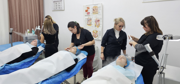 Practica in cadrul cursului de cosmetica calificare .
Modul -Tratamente faciale.