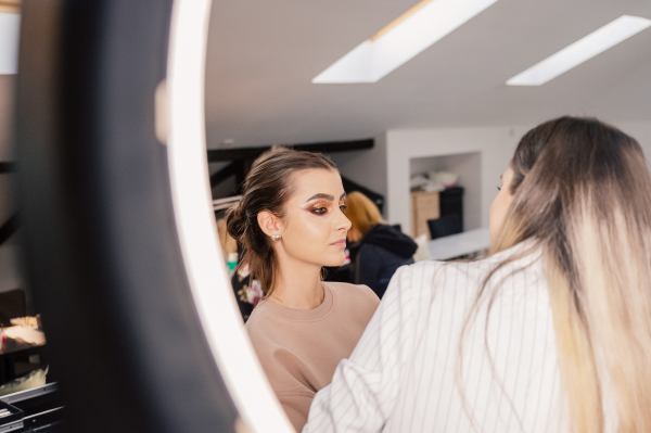 Estetika Profesional , curs make-up baza,instantanee din cadrul cursului.