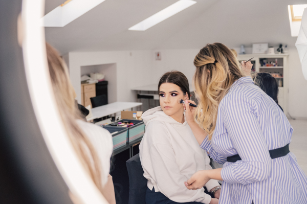 Estetika Profesional , curs make-up baza,instantanee din cadrul cursului.