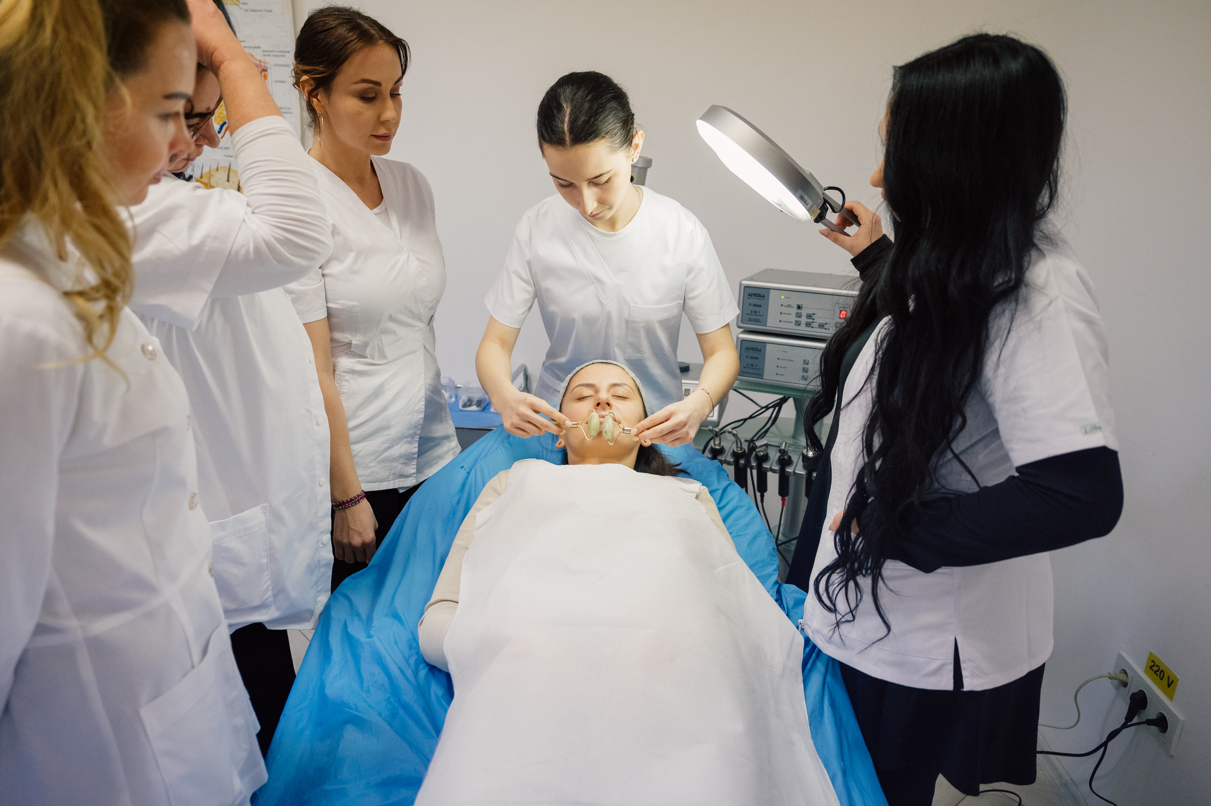 Curs Cosmetica  Cod COR 514201